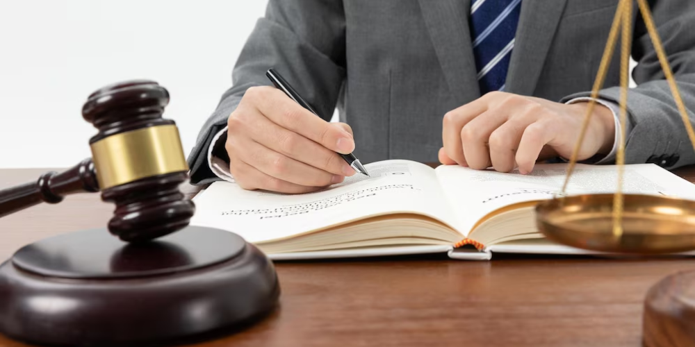 How to Become a Criminal Lawyer